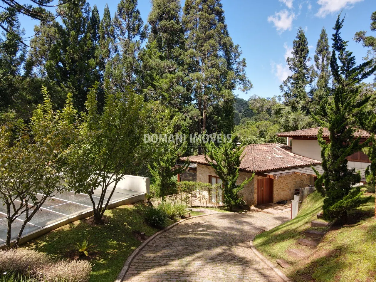 Casa à venda de 1.305 m² em Campos do Jordão, SP, Brasil