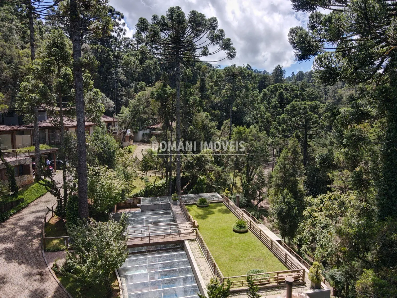 Casa à venda de 1.305 m² em Campos do Jordão, SP, Brasil