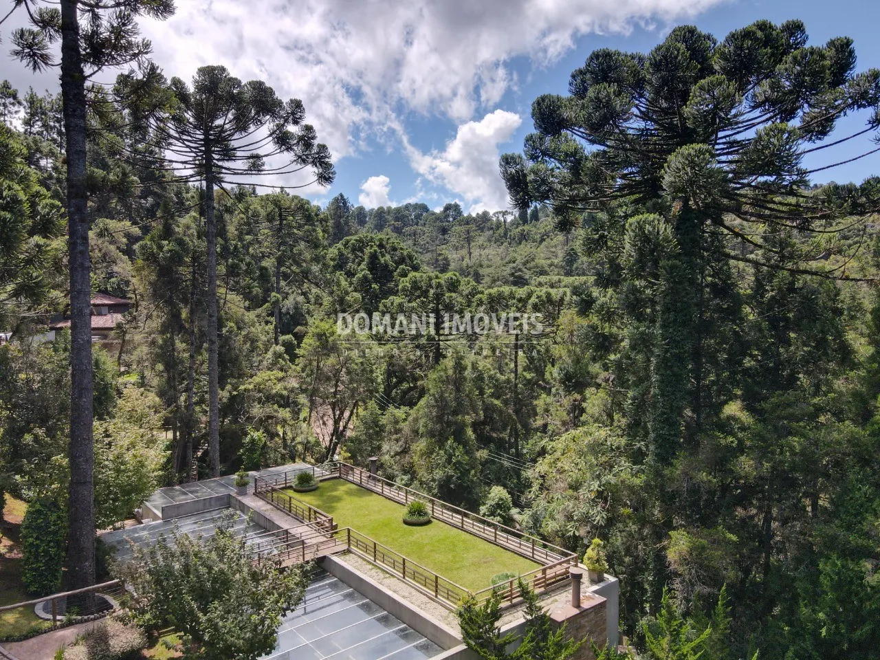 Casa à venda de 1.305 m² em Campos do Jordão, SP, Brasil