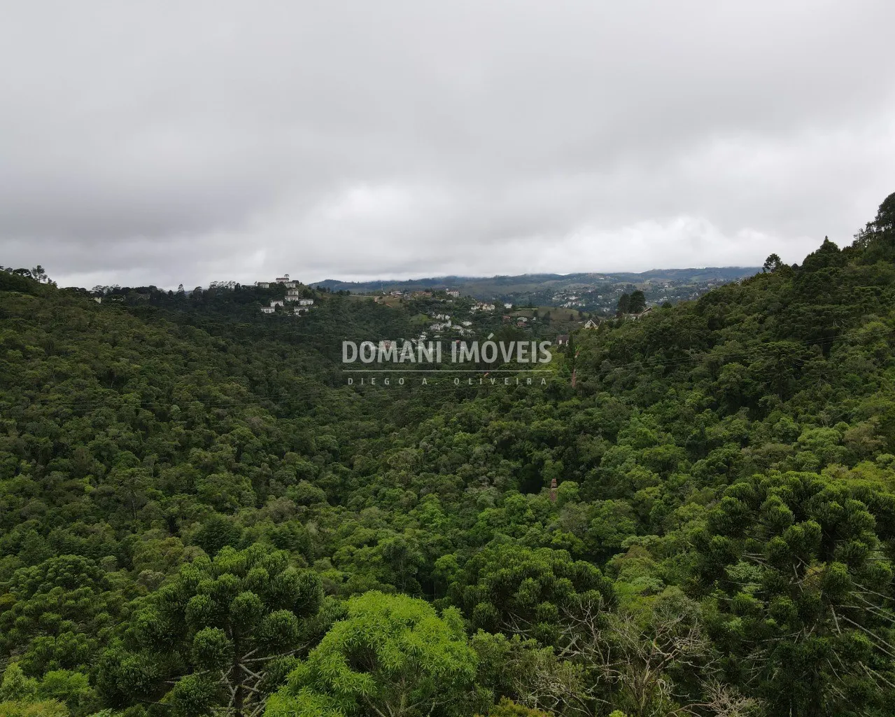 Terreno à venda de 1.580 m² em Campos do Jordão, SP, Brasil