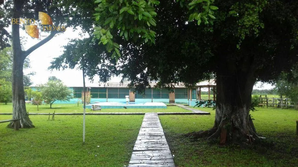 Fazenda à venda e para Arrendar de 1.350 ha em Poconé, MT, Brasil