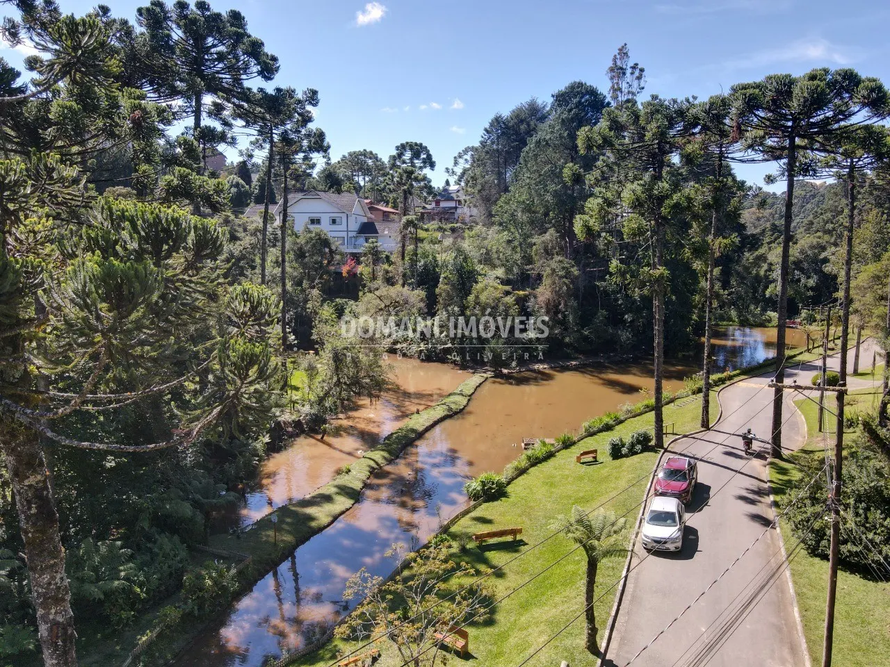 Terreno à venda de 2.865 m² em Campos do Jordão, SP, Brasil