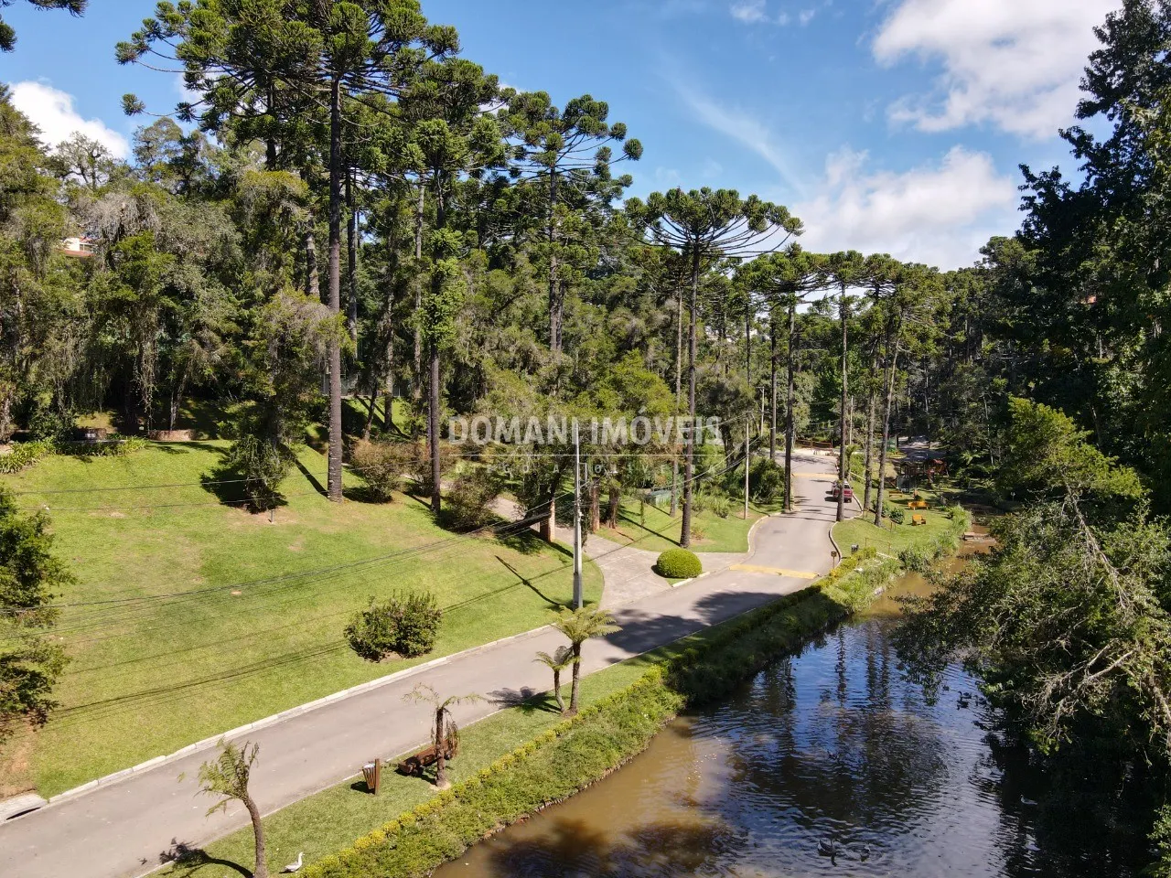 Terreno à venda de 2.865 m² em Campos do Jordão, SP, Brasil