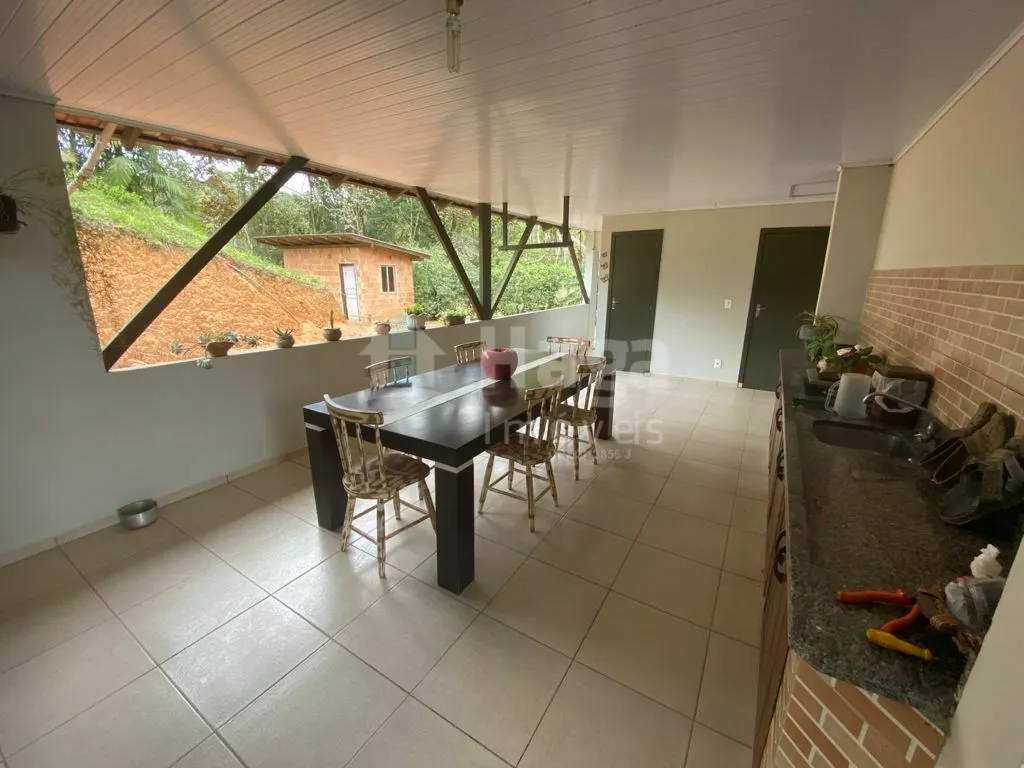 Casa à venda de 1.500 m² em Nova Trento, SC, Brasil