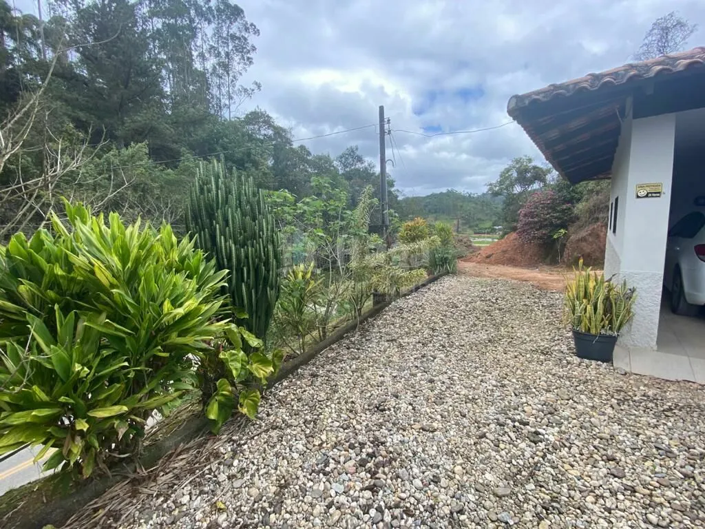 Casa à venda de 1.500 m² em Nova Trento, SC, Brasil
