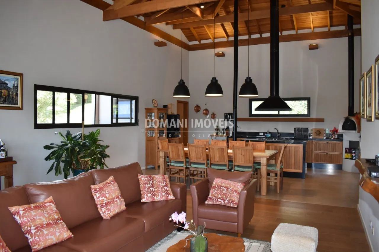 Casa à venda de 952 m² em Santo Antônio do Pinhal, SP, Brasil