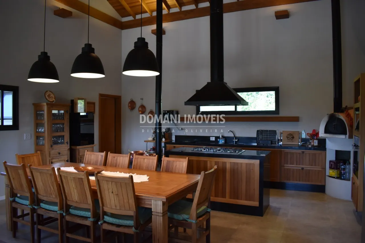Casa à venda de 952 m² em Santo Antônio do Pinhal, SP, Brasil