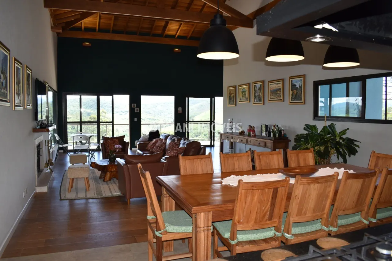Casa à venda de 952 m² em Santo Antônio do Pinhal, SP, Brasil