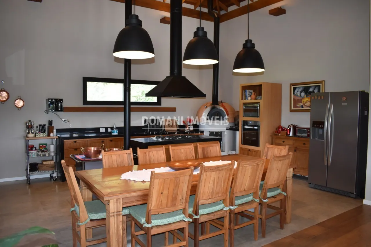 Casa à venda de 952 m² em Santo Antônio do Pinhal, SP, Brasil