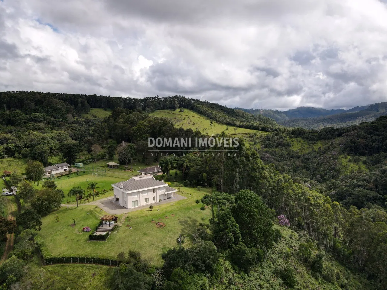 Casa à venda de 2 ha em Sapucaí-Mirim, MG, Brasil
