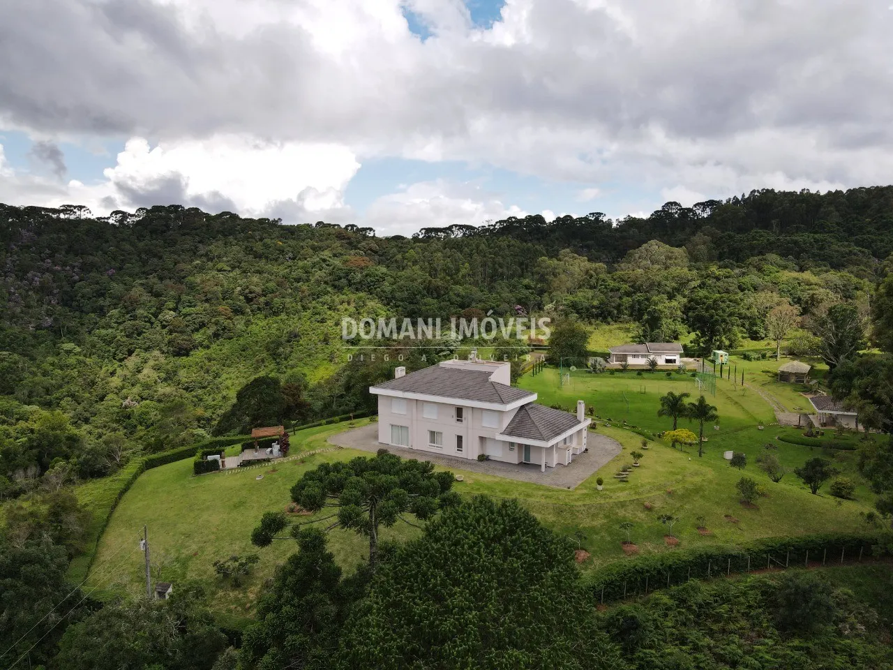 Casa à venda de 2 ha em Sapucaí-Mirim, MG, Brasil