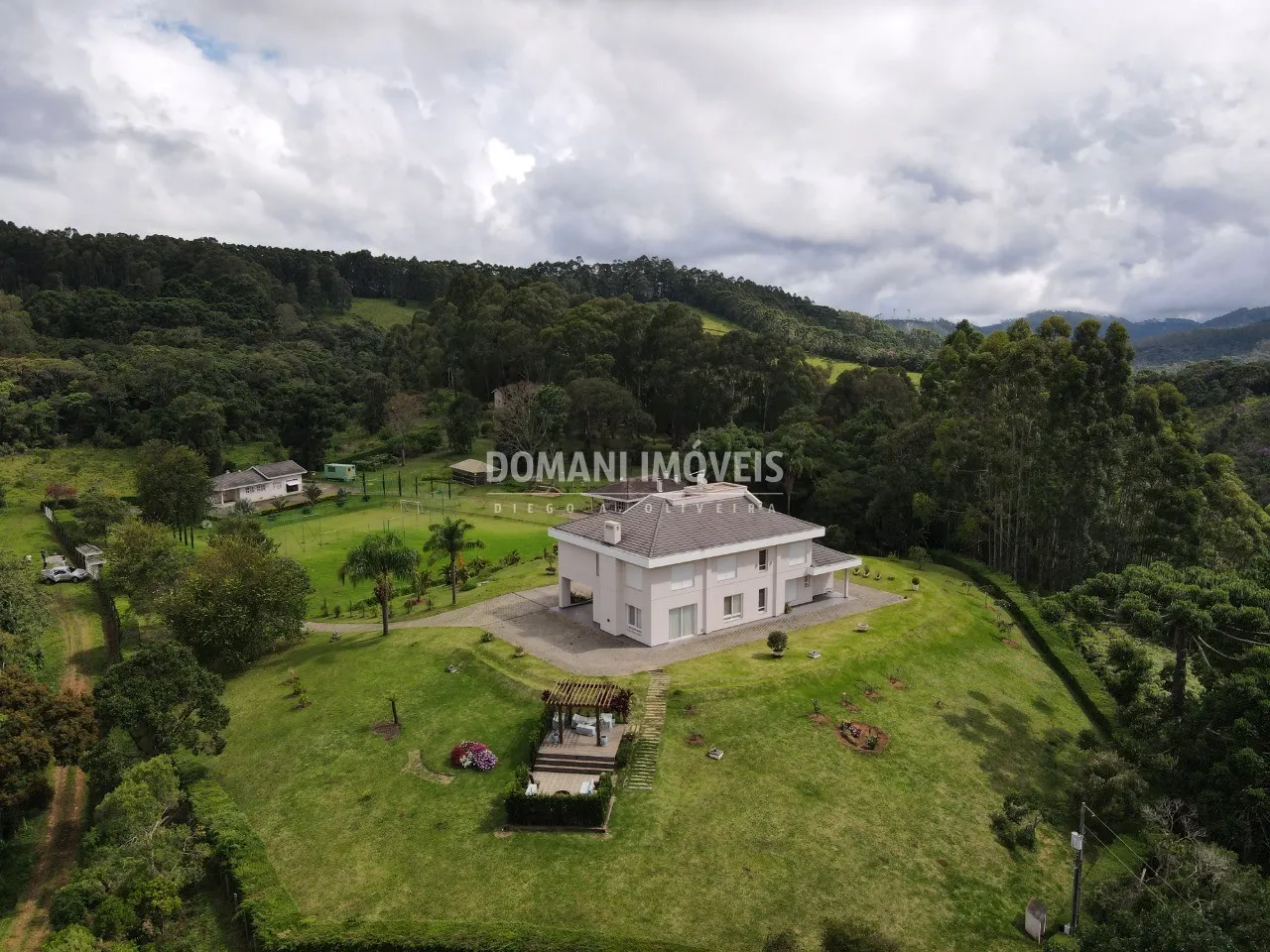 Casa à venda de 2 ha em Sapucaí-Mirim, MG, Brasil