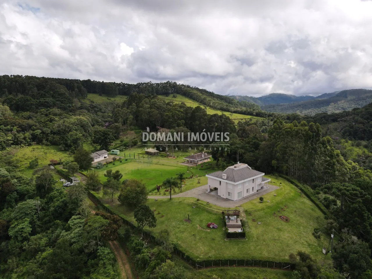 Casa à venda de 2 ha em Sapucaí-Mirim, MG, Brasil
