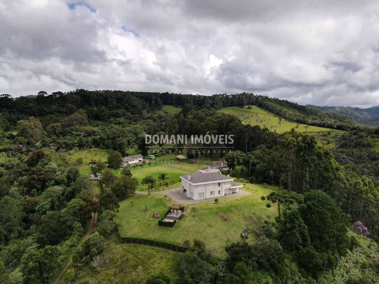 Casa à venda de 2 ha em Sapucaí-Mirim, MG, Brasil