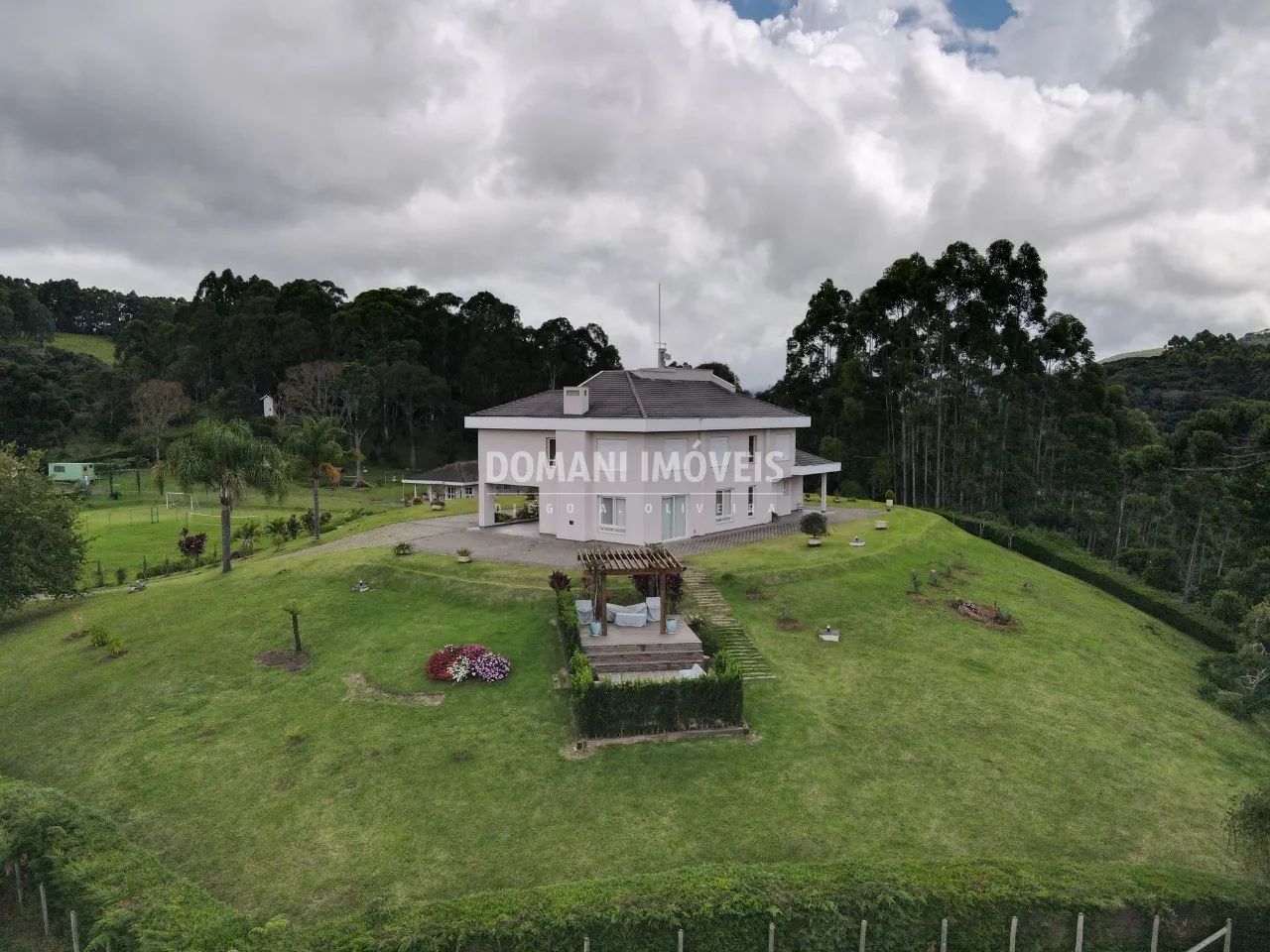 Casa à venda de 2 ha em Sapucaí-Mirim, MG, Brasil