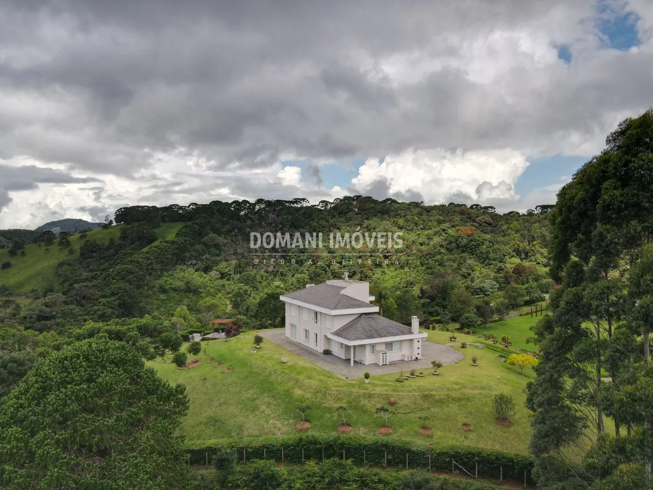 Casa à venda de 2 ha em Sapucaí-Mirim, MG, Brasil