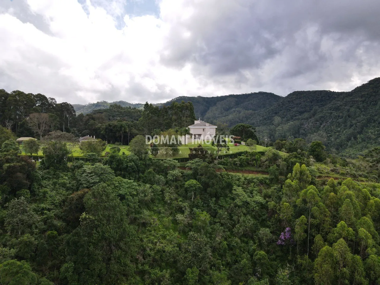 Casa à venda de 2 ha em Sapucaí-Mirim, MG, Brasil