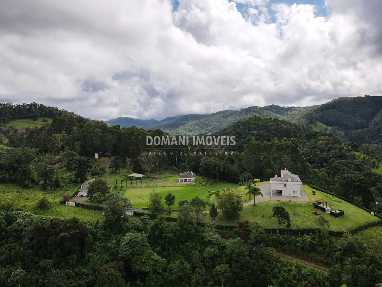 Casa à venda de 2 ha em Sapucaí-Mirim, MG, Brasil