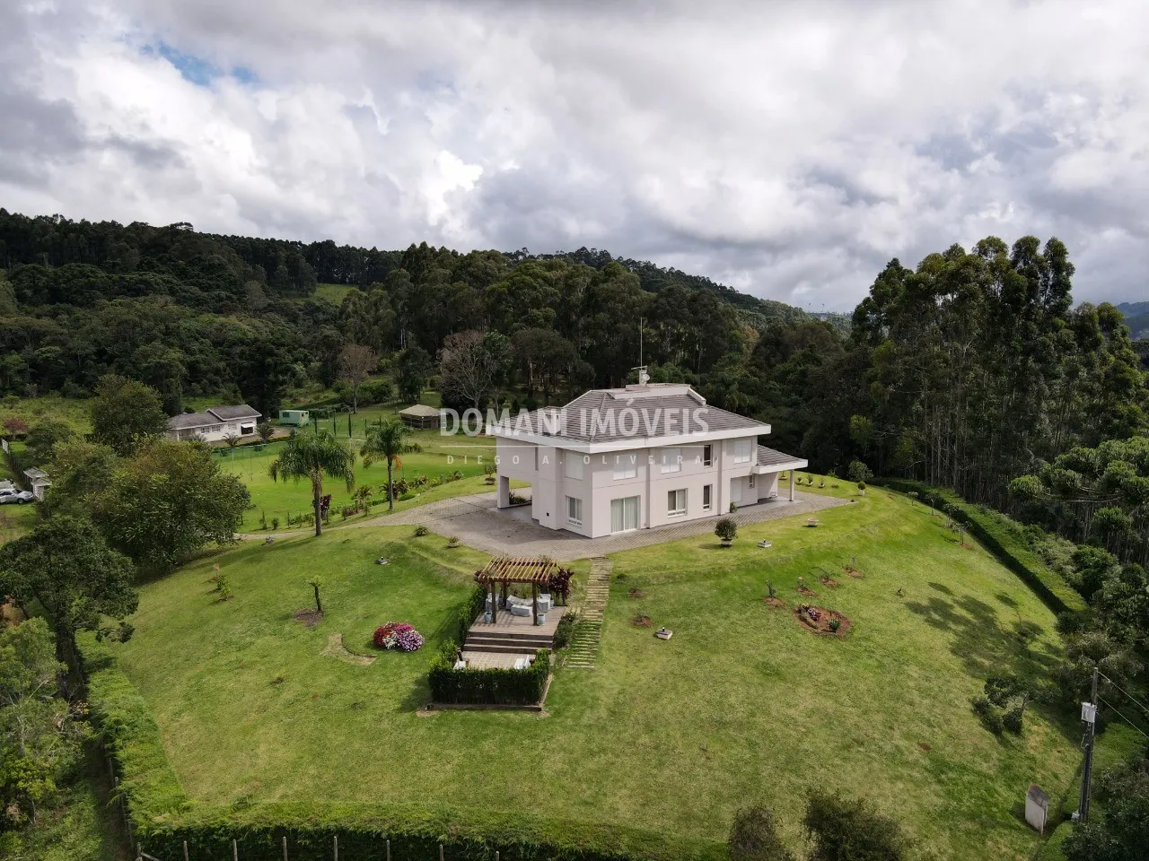 Casa à venda de 2 ha em Sapucaí-Mirim, MG, Brasil