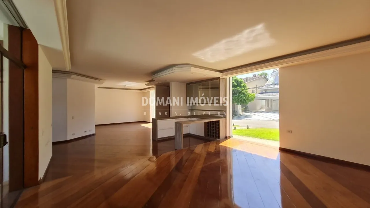 Casa à venda de 850 m² em Santana de Parnaíba, SP, Brasil
