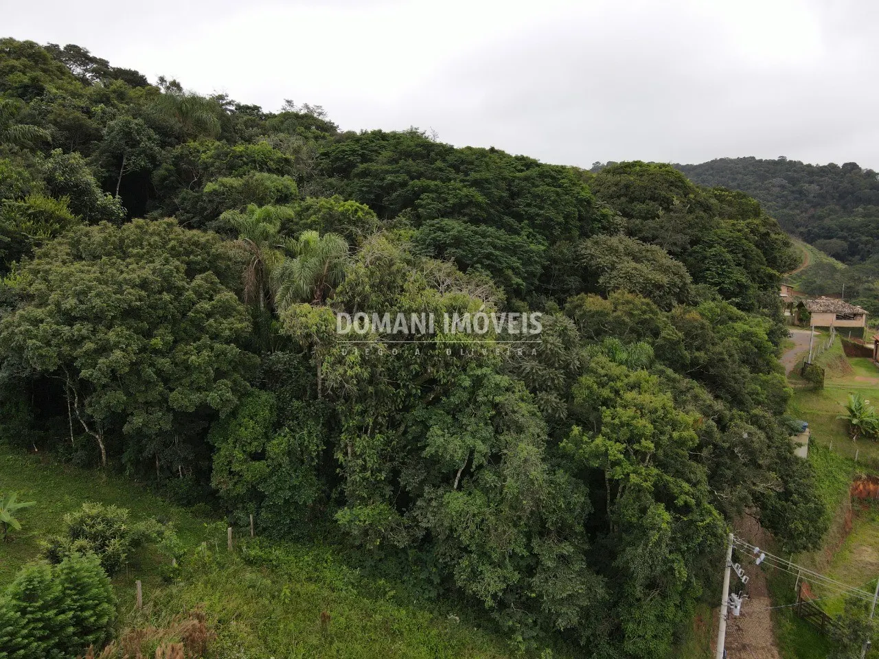 Terreno à venda de 1.686 m² em Santo Antônio do Pinhal, SP, Brasil