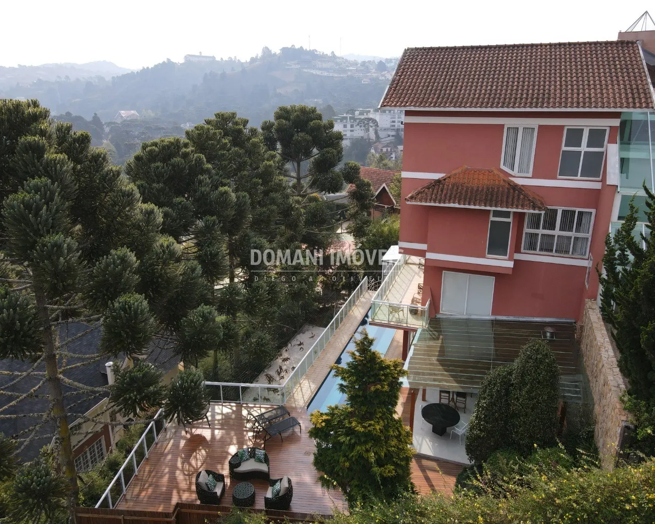 Casa à venda de 1.470 m² em Campos do Jordão, SP, Brasil