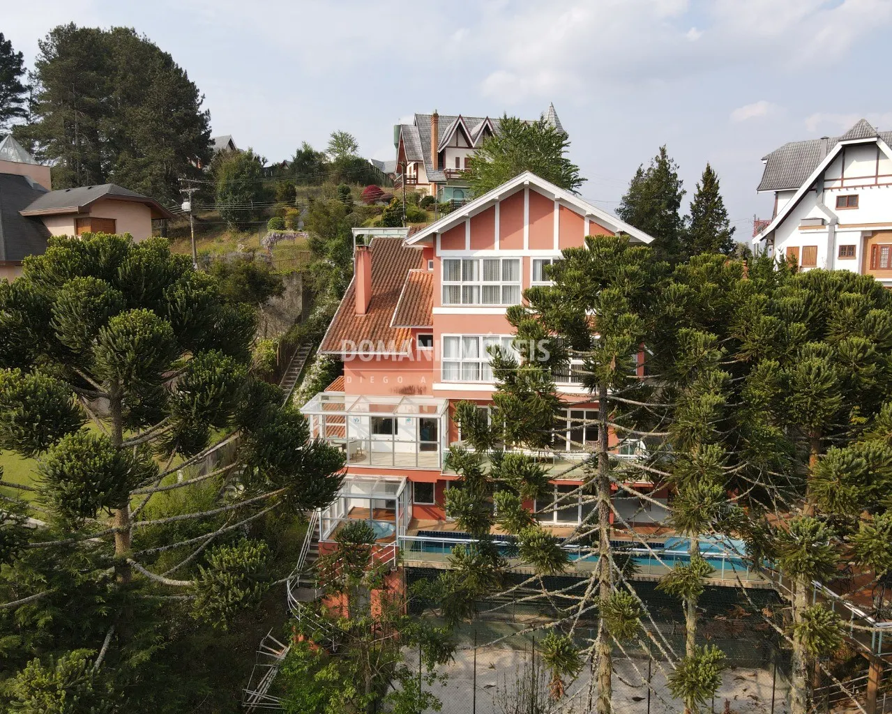 Casa à venda de 1.470 m² em Campos do Jordão, SP, Brasil