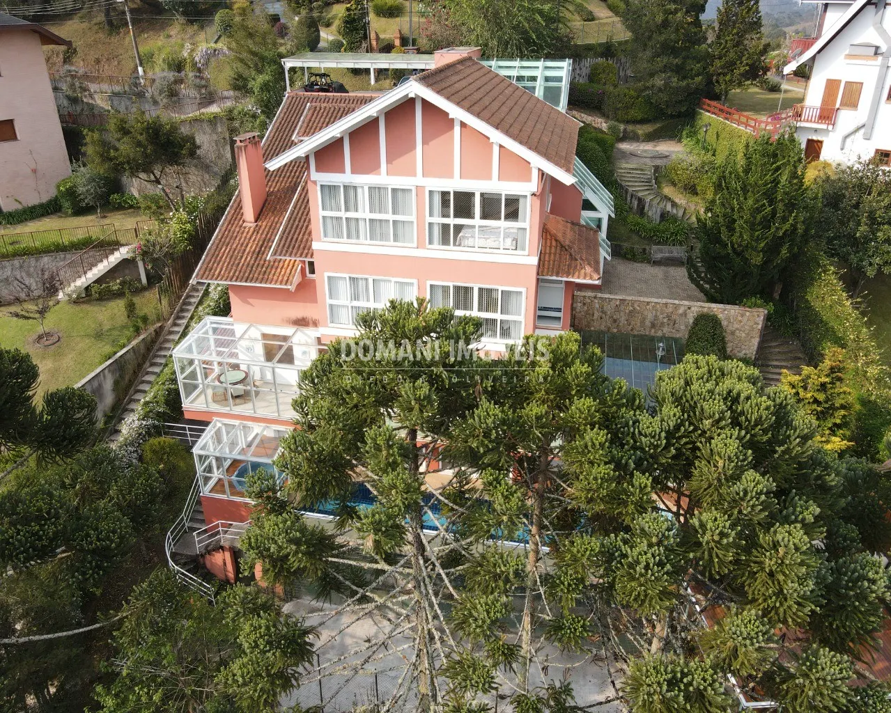 Casa à venda de 1.470 m² em Campos do Jordão, SP, Brasil
