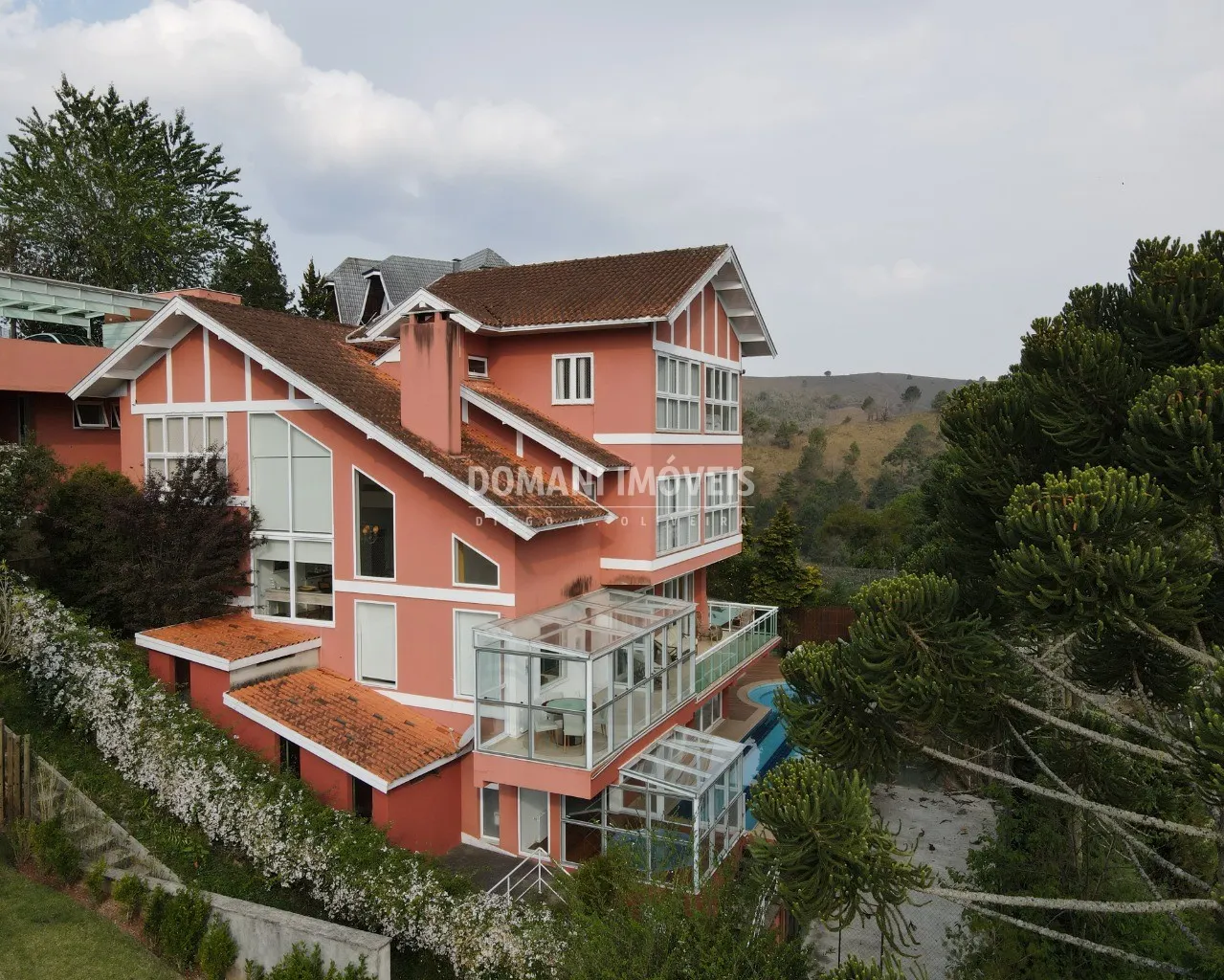 Casa à venda de 1.470 m² em Campos do Jordão, SP, Brasil