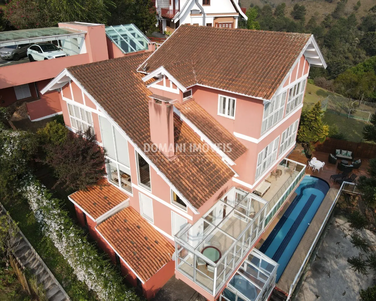 Casa à venda de 1.470 m² em Campos do Jordão, SP, Brasil