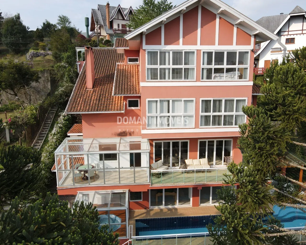 Casa à venda de 1.470 m² em Campos do Jordão, SP, Brasil