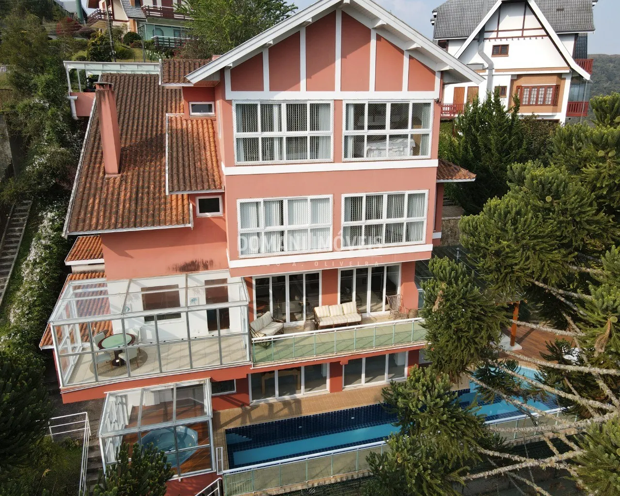 Casa à venda de 1.470 m² em Campos do Jordão, SP, Brasil