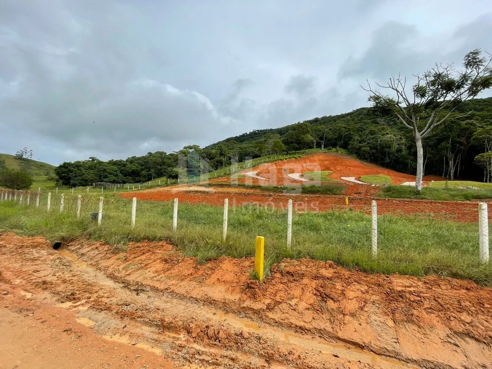Terreno à venda de 9.000 m² em Tijucas, SC, Brasil