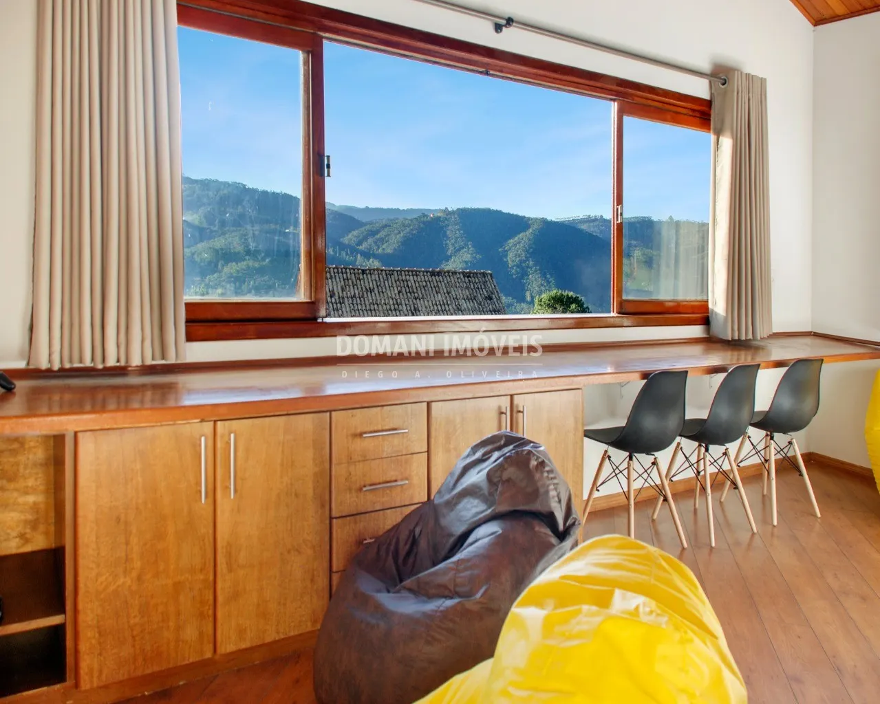 Casa à venda de 5.950 m² em Campos do Jordão, SP, Brasil