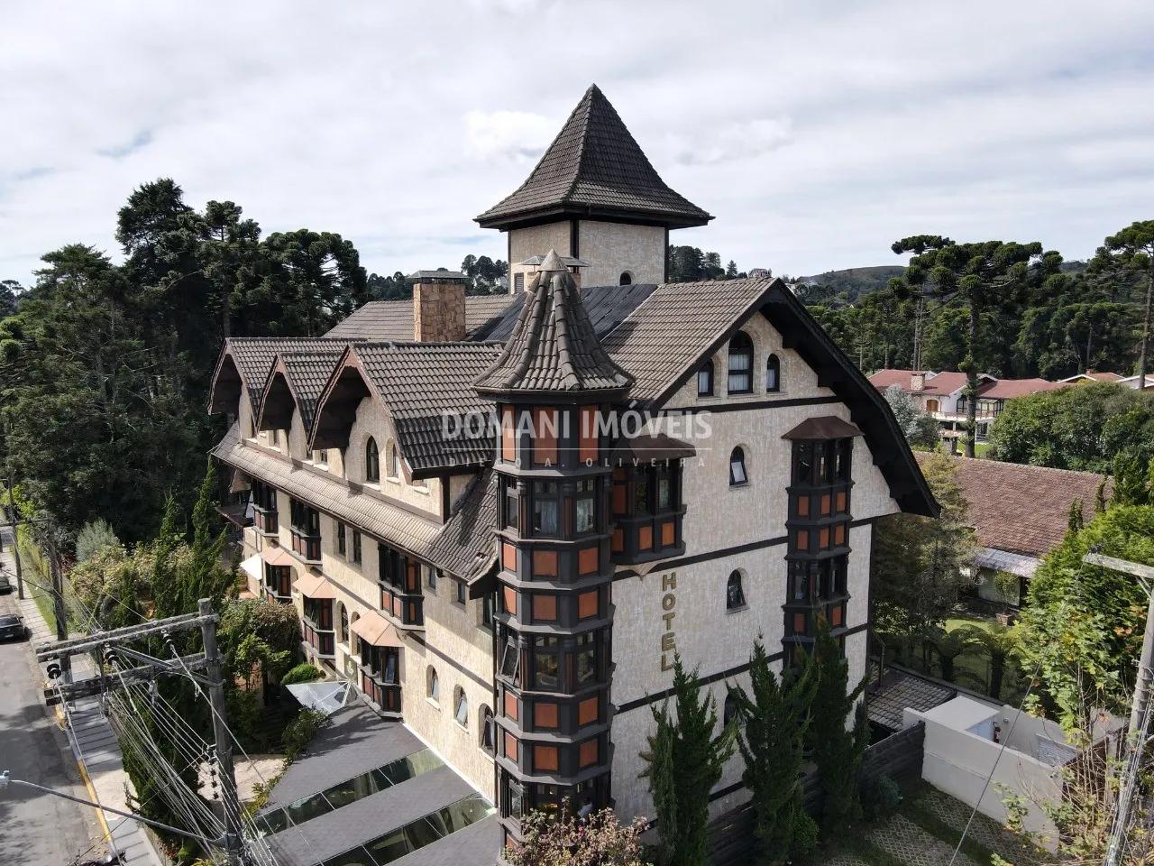 Comercial à venda de 850 m² em Campos do Jordão, SP, Brasil