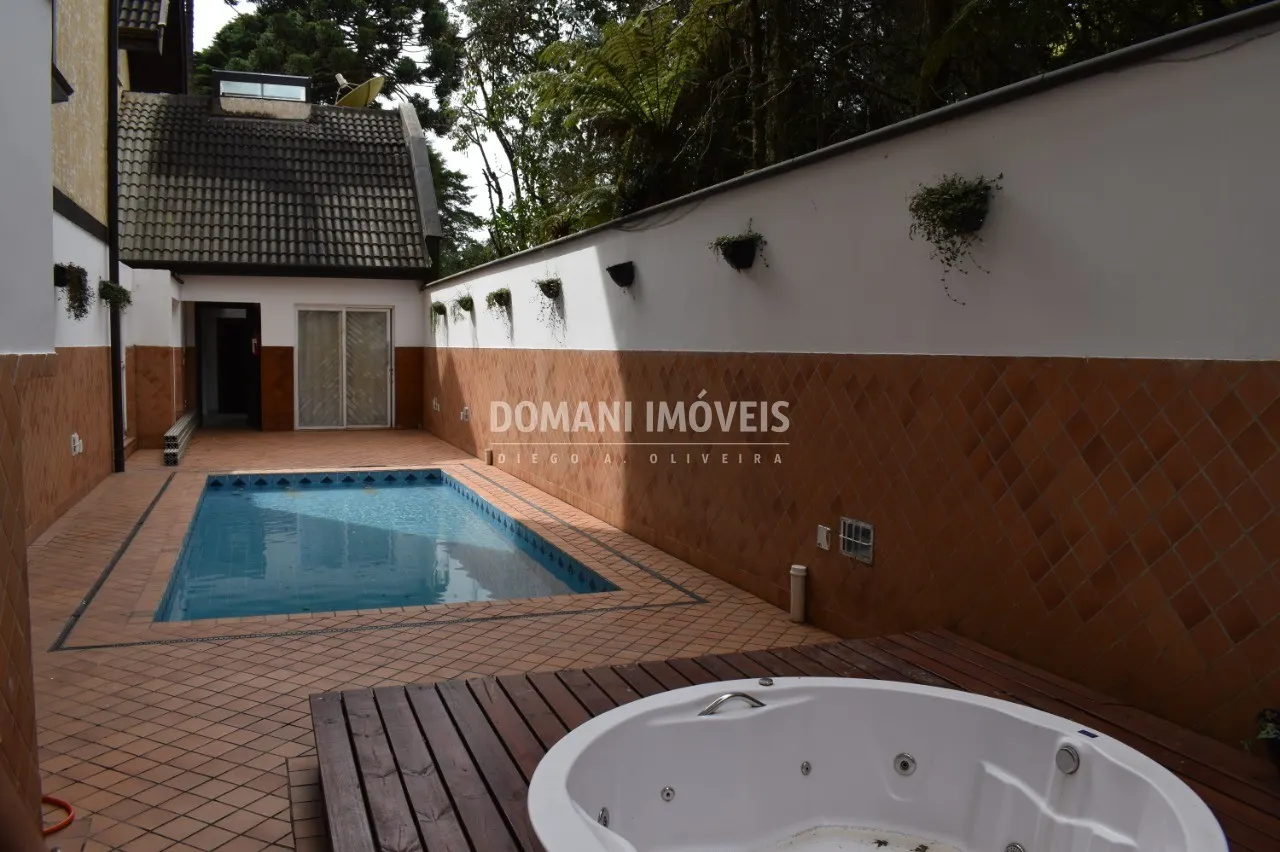 Comercial à venda de 850 m² em Campos do Jordão, SP, Brasil