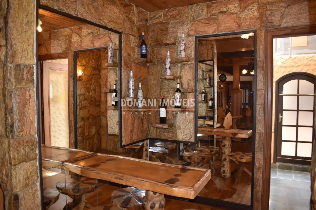 Comercial à venda de 850 m² em Campos do Jordão, SP, Brasil