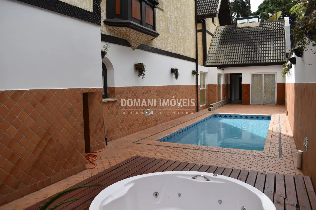 Comercial à venda de 850 m² em Campos do Jordão, SP, Brasil