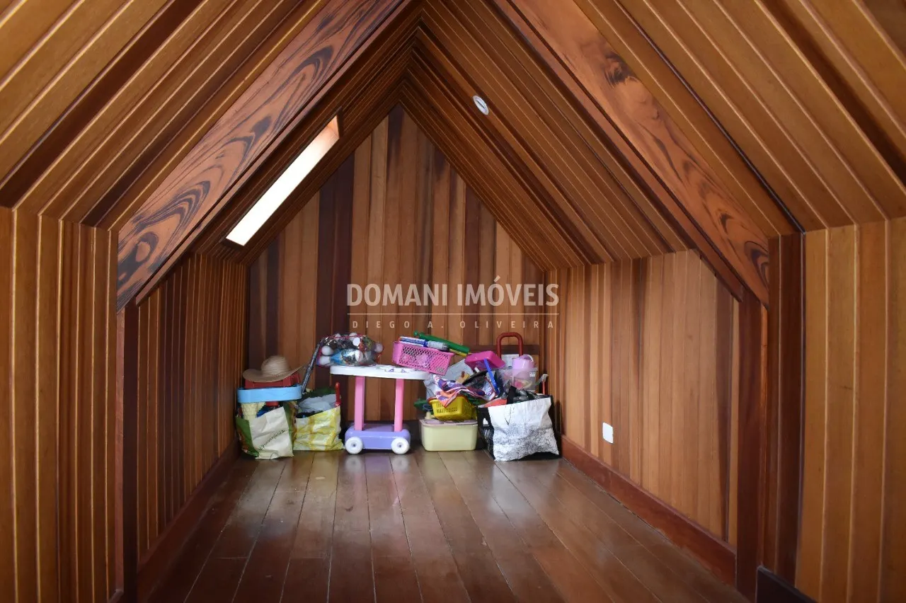 Casa à venda de 1.200 m² em Campos do Jordão, SP, Brasil