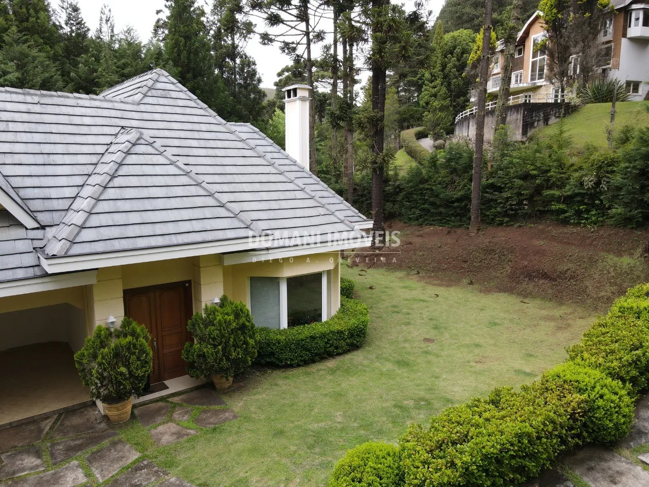 Casa à venda de 1.200 m² em Campos do Jordão, SP, Brasil