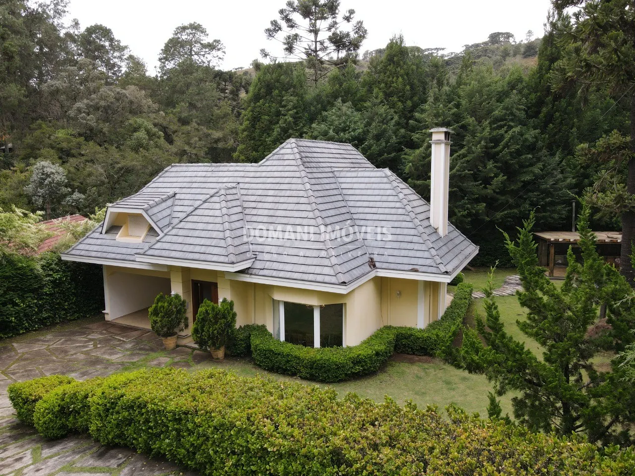 Casa à venda de 1.200 m² em Campos do Jordão, SP, Brasil