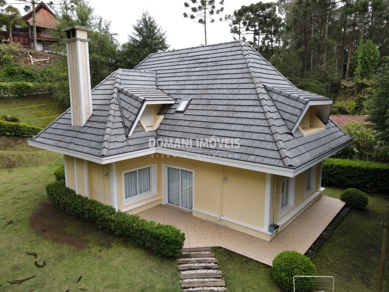 Casa à venda de 1.200 m² em Campos do Jordão, SP, Brasil