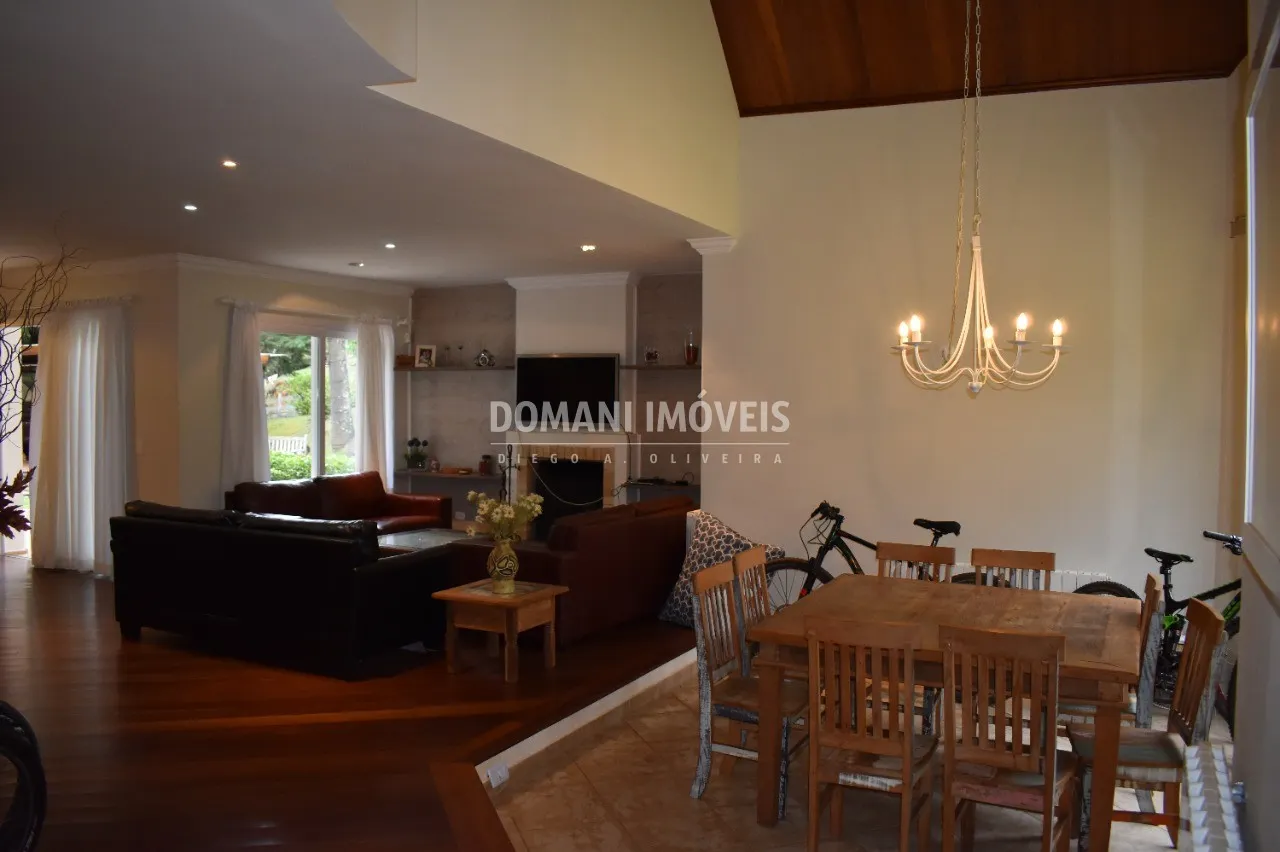 Casa à venda de 1.200 m² em Campos do Jordão, SP, Brasil