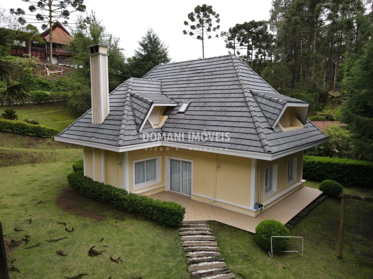 Casa à venda de 1.200 m² em Campos do Jordão, SP, Brasil