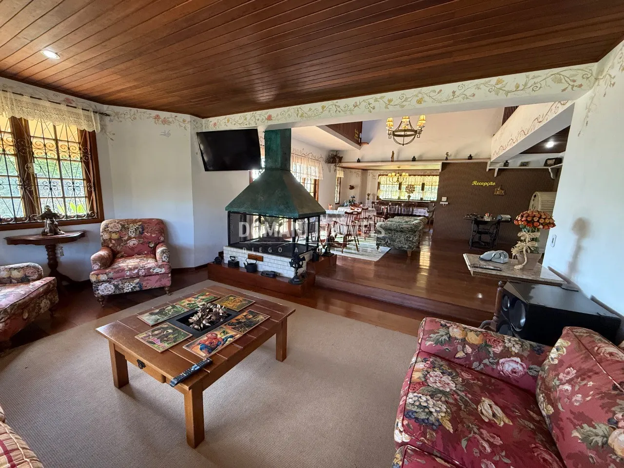 Casa à venda de 1.580 m² em Campos do Jordão, SP, Brasil