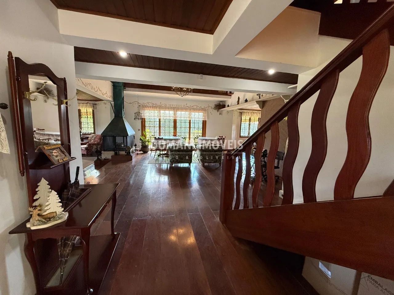 Casa à venda de 1.580 m² em Campos do Jordão, SP, Brasil