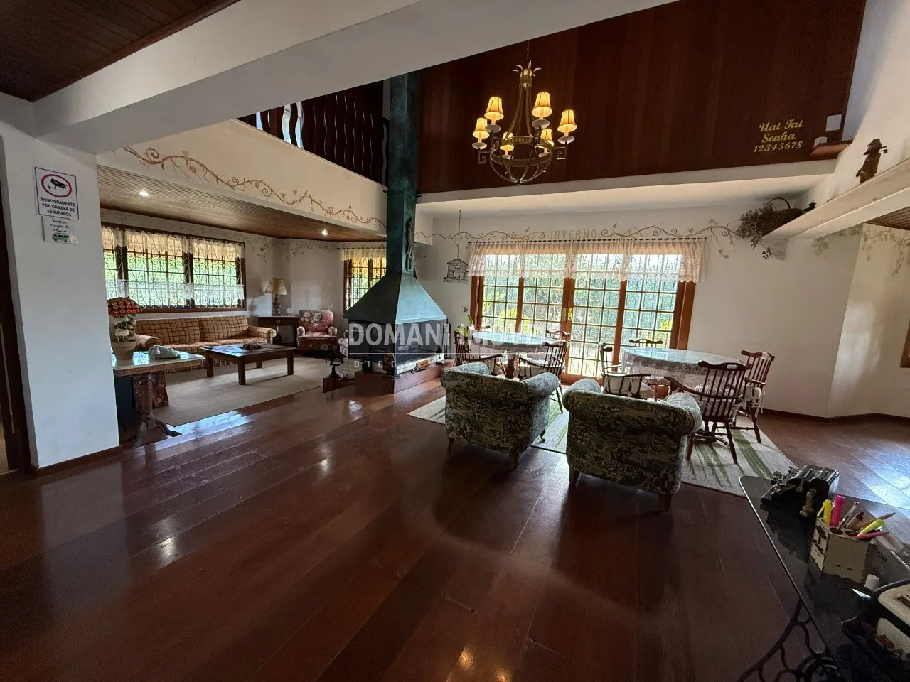 Casa à venda de 1.580 m² em Campos do Jordão, SP, Brasil