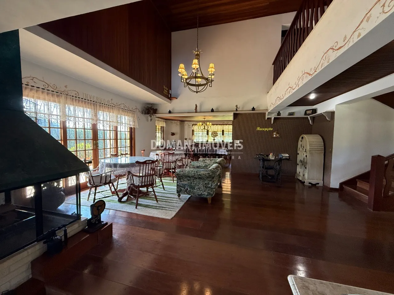 Casa à venda de 1.580 m² em Campos do Jordão, SP, Brasil