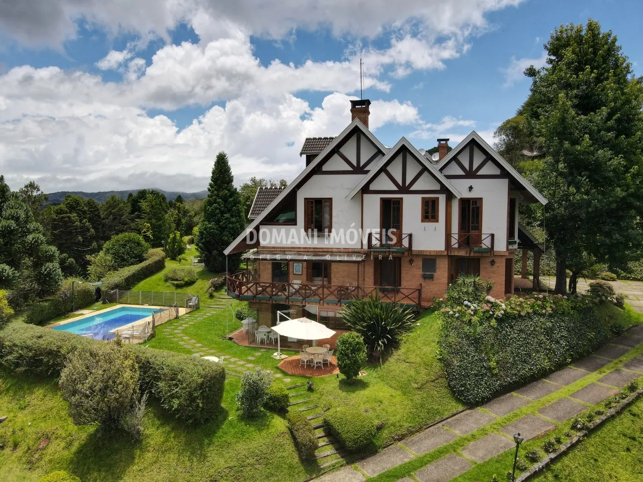 Casa à venda de 5.445 m² em Campos do Jordão, SP, Brasil