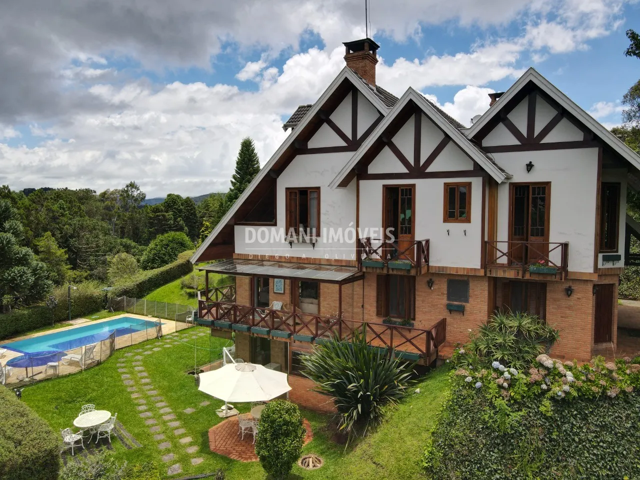 Casa à venda de 5.445 m² em Campos do Jordão, SP, Brasil